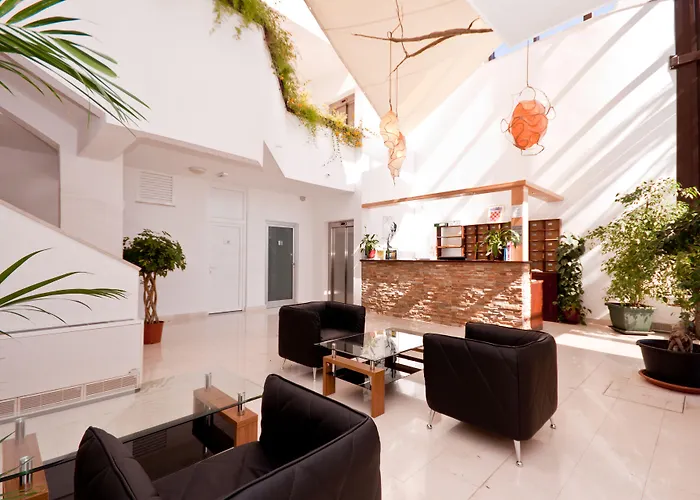 Hotel Ballet School 3*